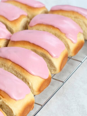 Iced Finger Buns recipe from Baking with Granny. Sweet yeast buns, topped with deliciously sweet, sticky icing.